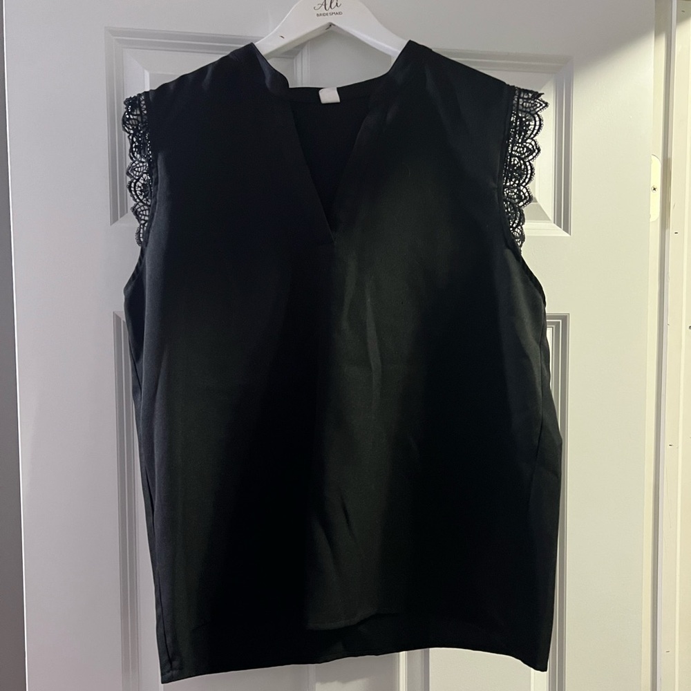 NWOT! Women’s Amazon XL Elegant Black Lace Trim Top - Picture 3 of 7